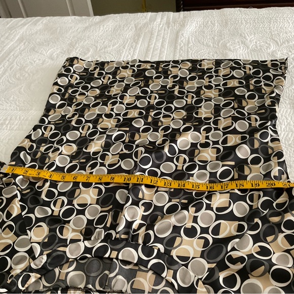 BLACK AND TAUPE GEOMETRIC PATTERN PRINT BLOUSE, SIZE: L - Picture 6 of 9